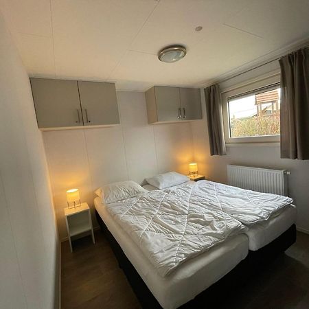 Chalet Op Gezellige Familiecamping Bij Zee カンペルラント エクステリア 写真