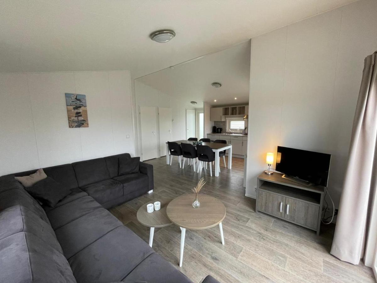 Chalet Op Gezellige Familiecamping Bij Zee カンペルラント エクステリア 写真