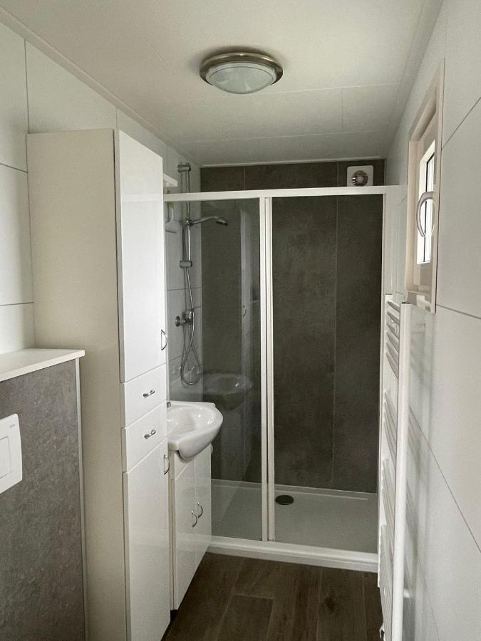 Chalet Op Gezellige Familiecamping Bij Zee カンペルラント エクステリア 写真