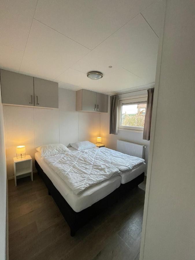 Chalet Op Gezellige Familiecamping Bij Zee カンペルラント エクステリア 写真