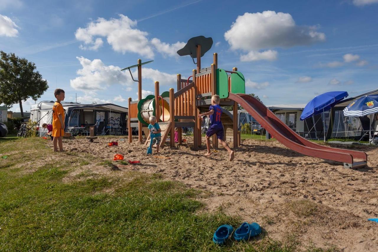 Chalet Op Gezellige Familiecamping Bij Zee カンペルラント エクステリア 写真